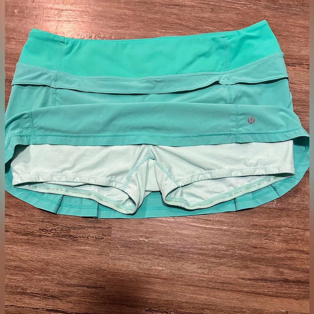 Vintage Lululemon Run Speed Skirt in Lagoon. Size 10 - Picture 6 of 16